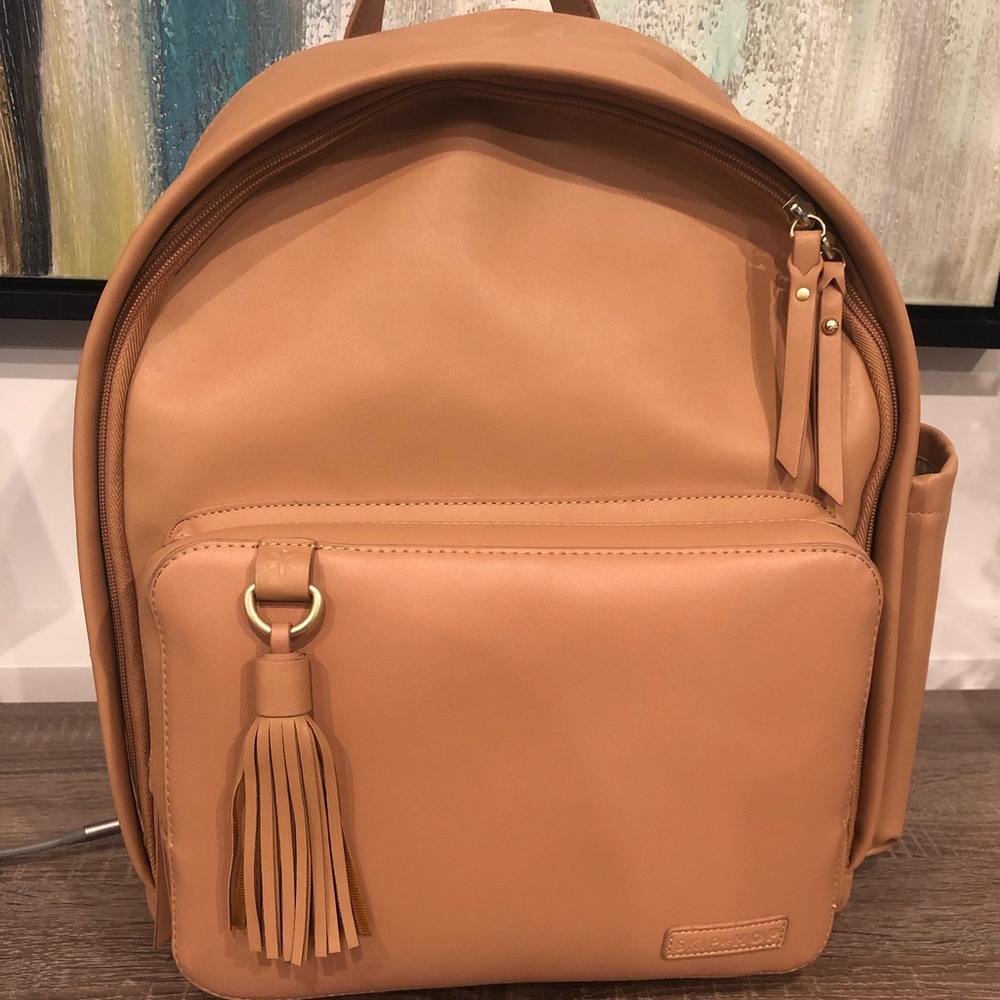 Skip hop baby backpack in Nude